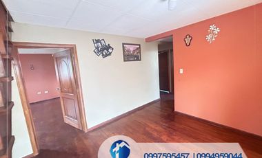 VENDO CASA AMPLIA EN RICAURTE