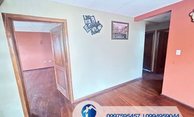 VENDO CASA AMPLIA EN RICAURTE