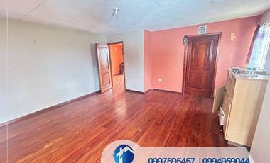 VENDO CASA AMPLIA EN RICAURTE