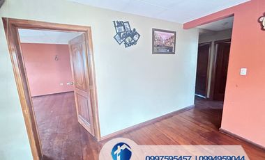 VENDO CASA AMPLIA EN RICAURTE