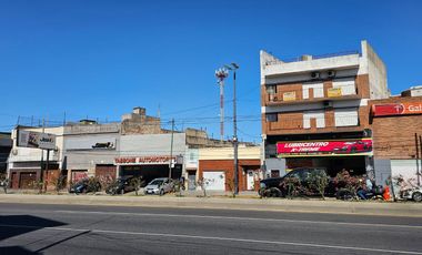 Departamento APTO CRÈDITO de 3 amb. con enorme patio y balcon al frente