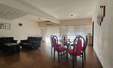 Departamento APTO CRÈDITO de 3 amb. con enorme patio y balcon al frente