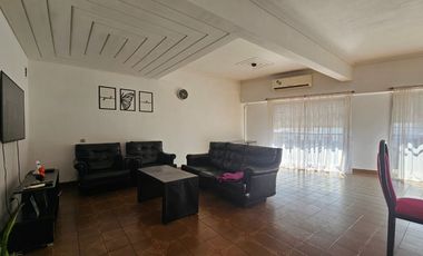 Departamento APTO CRÈDITO de 3 amb. con enorme patio y balcon al frente