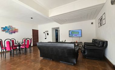 Departamento APTO CRÈDITO de 3 amb. con enorme patio y balcon al frente