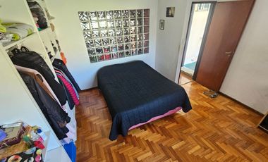 Departamento APTO CRÈDITO de 3 amb. con enorme patio y balcon al frente