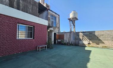 Departamento APTO CRÈDITO de 3 amb. con enorme patio y balcon al frente