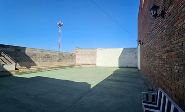 Departamento APTO CRÈDITO de 3 amb. con enorme patio y balcon al frente