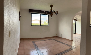 CASA EN RENTA SOBRE CIRCUITO PRINCIPAL SAN GIL