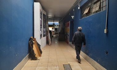 SE VENDE LOCAL COMERCIAL EN LA VICTORIA A 5 CUADRAS DEL EMPORIO COMERCIAL DE GAMARRA