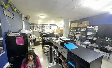SE VENDE LOCAL COMERCIAL EN LA VICTORIA A 5 CUADRAS DEL EMPORIO COMERCIAL DE GAMARRA