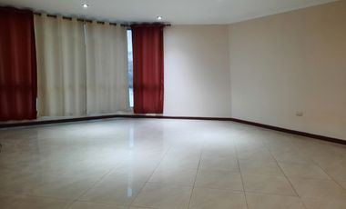 Alquilo Departamento en Urb. La Fuente, junto a la Universidad Católica Santiago de Guayaquil