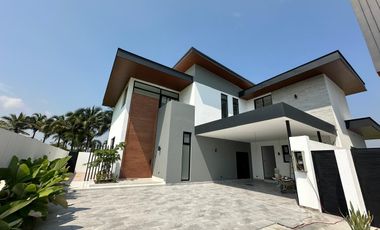 En alquiler exclusiva casa de estreno en Mocoli Golf, Isla Mocoli, Samborondon