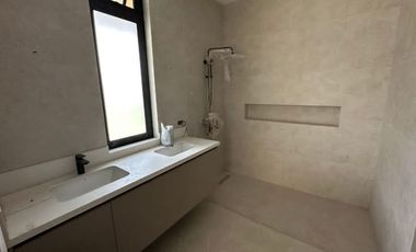 En alquiler exclusiva casa de estreno en Mocoli Golf, Isla Mocoli, Samborondon