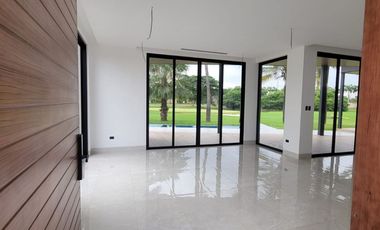 En alquiler exclusiva casa de estreno en Mocoli Golf, Isla Mocoli, Samborondon