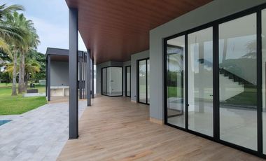 En alquiler exclusiva casa de estreno en Mocoli Golf, Isla Mocoli, Samborondon