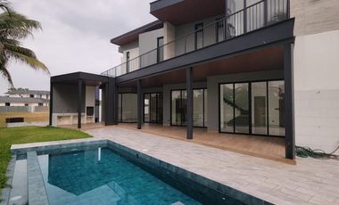 En alquiler exclusiva casa de estreno en Mocoli Golf, Isla Mocoli, Samborondon