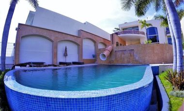 Casa en venta  Virreyes Residencial 5 recamaras, alberca, 7 estacionamientos Zapopan Jalisco