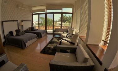 Casa en venta  Virreyes Residencial 5 recamaras, alberca, 7 estacionamientos Zapopan Jalisco