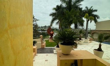 Casa en venta  Virreyes Residencial 5 recamaras, alberca, 7 estacionamientos Zapopan Jalisco