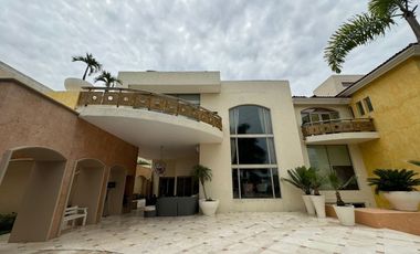 Casa en venta  Virreyes Residencial 5 recamaras, alberca, 7 estacionamientos Zapopan Jalisco