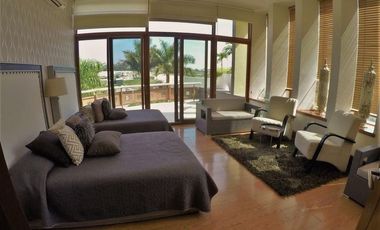 Casa en venta  Virreyes Residencial 5 recamaras, alberca, 7 estacionamientos Zapopan Jalisco