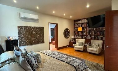 Casa en venta  Virreyes Residencial 5 recamaras, alberca, 7 estacionamientos Zapopan Jalisco