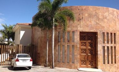 Casa en venta  Virreyes Residencial 5 recamaras, alberca, 7 estacionamientos Zapopan Jalisco