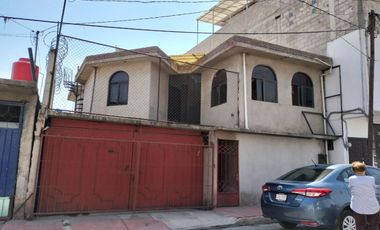 VENDO CASA PARA DECORAR. 4 RECAMARAS. JARDIN, ESTUDIO EN CHALCO