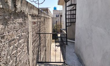 VENDO CASA PARA DECORAR. 4 RECAMARAS. JARDIN, ESTUDIO EN CHALCO