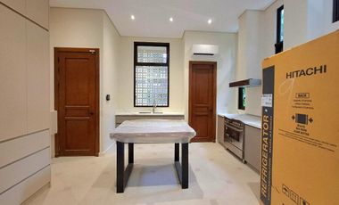 AYALA ALABANG 5 BEDROOM HOUSE