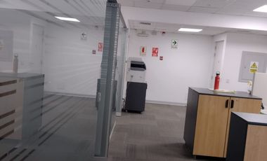 ¡Oportunidad Única! Oficina/Consultorio en Edificio Empresarial Moderno