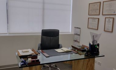 ¡Oportunidad Única! Oficina/Consultorio en Edificio Empresarial Moderno