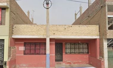 VENTA DE CASA COMO TERRENO  EN ANCON , A DOS CUADRAS DE LA PANAMERICANA NORTE