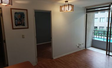 2 dormitorios, 1 baño. Bodega. Metro Ñuble.
