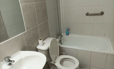 2 dormitorios, 1 baño. Bodega. Metro Ñuble.