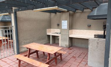 2 dormitorios, 1 baño. Bodega. Metro Ñuble.