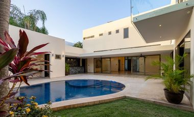 ESPECTACULAR casa DE LUJO en la privada más exclusiva dentro de la ciudad, Bosques de Altabrisa