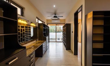 ESPECTACULAR casa DE LUJO en la privada más exclusiva dentro de la ciudad, Bosques de Altabrisa