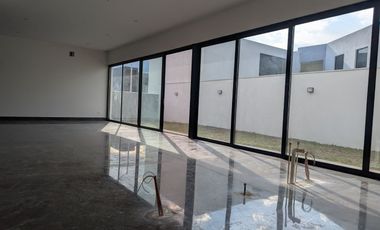 VENTA CASA EN ESQUINA SECTOR ENCINO BOSQUES DE LAS MISIONES