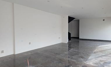 VENTA CASA EN ESQUINA SECTOR ENCINO BOSQUES DE LAS MISIONES