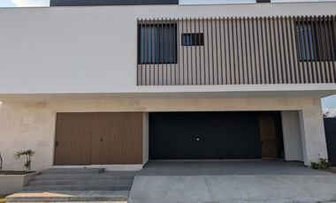 VENTA CASA EN ESQUINA SECTOR ENCINO BOSQUES DE LAS MISIONES