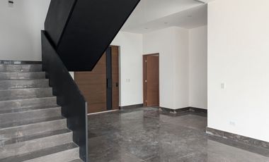 VENTA CASA EN ESQUINA SECTOR ENCINO BOSQUES DE LAS MISIONES