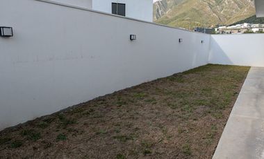 VENTA CASA EN ESQUINA SECTOR ENCINO BOSQUES DE LAS MISIONES