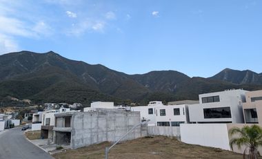 VENTA CASA EN ESQUINA SECTOR ENCINO BOSQUES DE LAS MISIONES