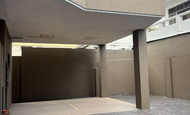 RENTO EDIFICIO-COMERCIAL, Avda. San Jorge, Kennedy, p. baja y 2 pisos altos. se lo puede alquilar por piso o todo el Edif.