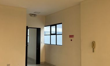 RENTO EDIFICIO-COMERCIAL, Avda. San Jorge, Kennedy, p. baja y 2 pisos altos. se lo puede alquilar por piso o todo el Edif.