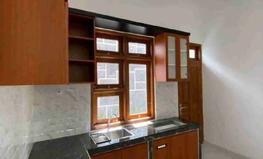 Rumah mewah pusat kota solo 5.250M ada kolam renang