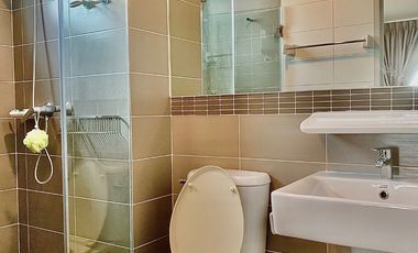 Spacious condo at an unbeatable price, well below market value! Rill Condo Rangsit – Prime location on Kamphaeng Phet Road, near Rangsit University!