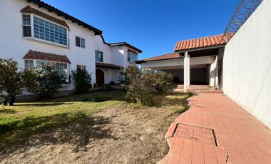 Beach Front Residence, 5Bdrm 7Bath Residencia Frente de Playa fully furnished