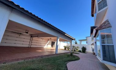 Beach Front Residence, 5Bdrm 7Bath Residencia Frente de Playa fully furnished